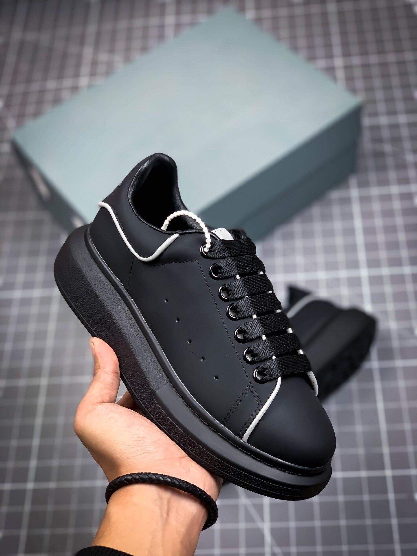 ALEXANDER MCQUEEN - SNEAKER