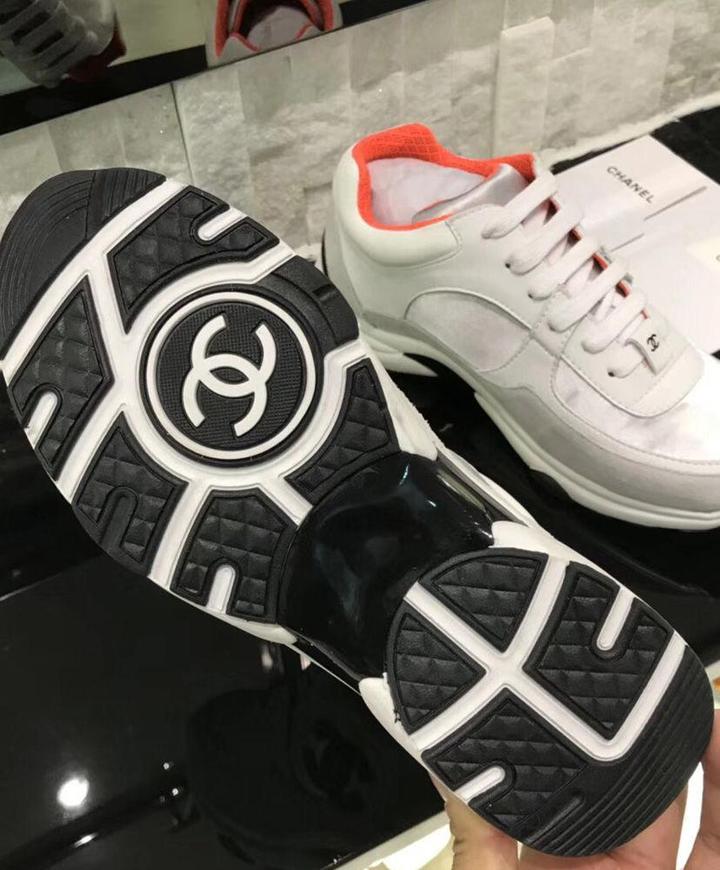 CHANEL - SNEAKER