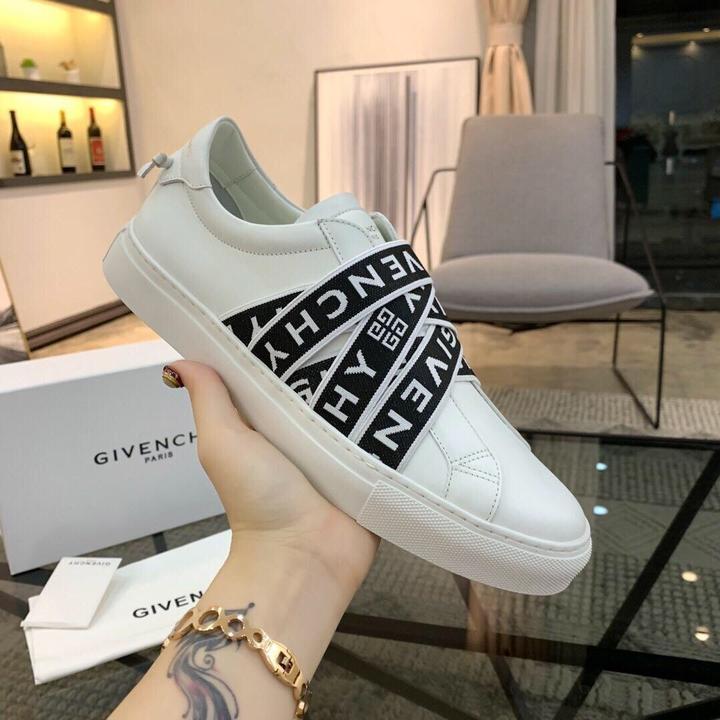 GIVENCHY - SNEAKERS