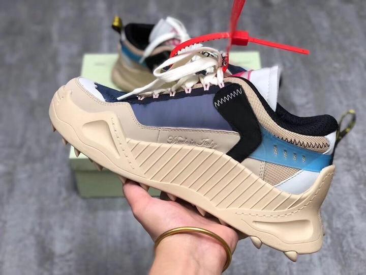 OFF-WHITE - SNEAKER